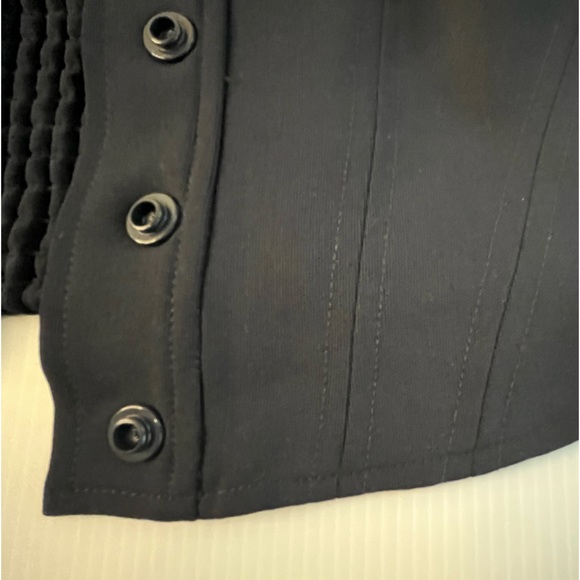 WAYF Cora Tailored Sleeveless Snap-Front Crop Top sz M - Midnight Navy - Picture 12 of 16